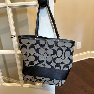 Coach shoulder bag